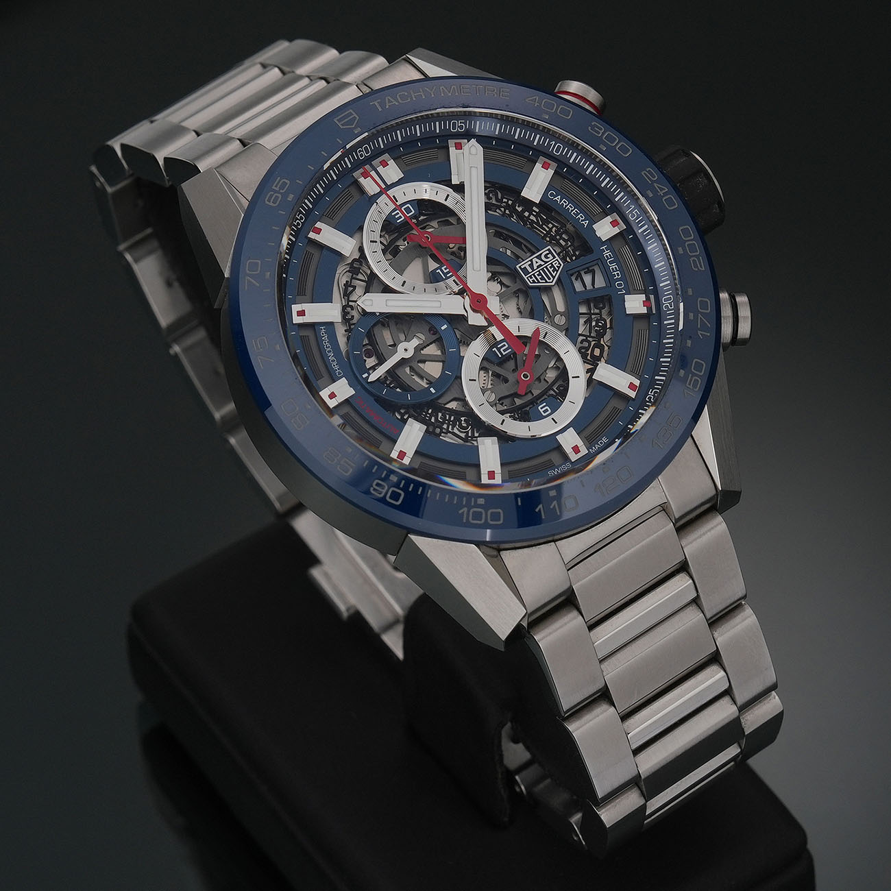 태그호이어 까레라 크로노 데이트 스켈레톤