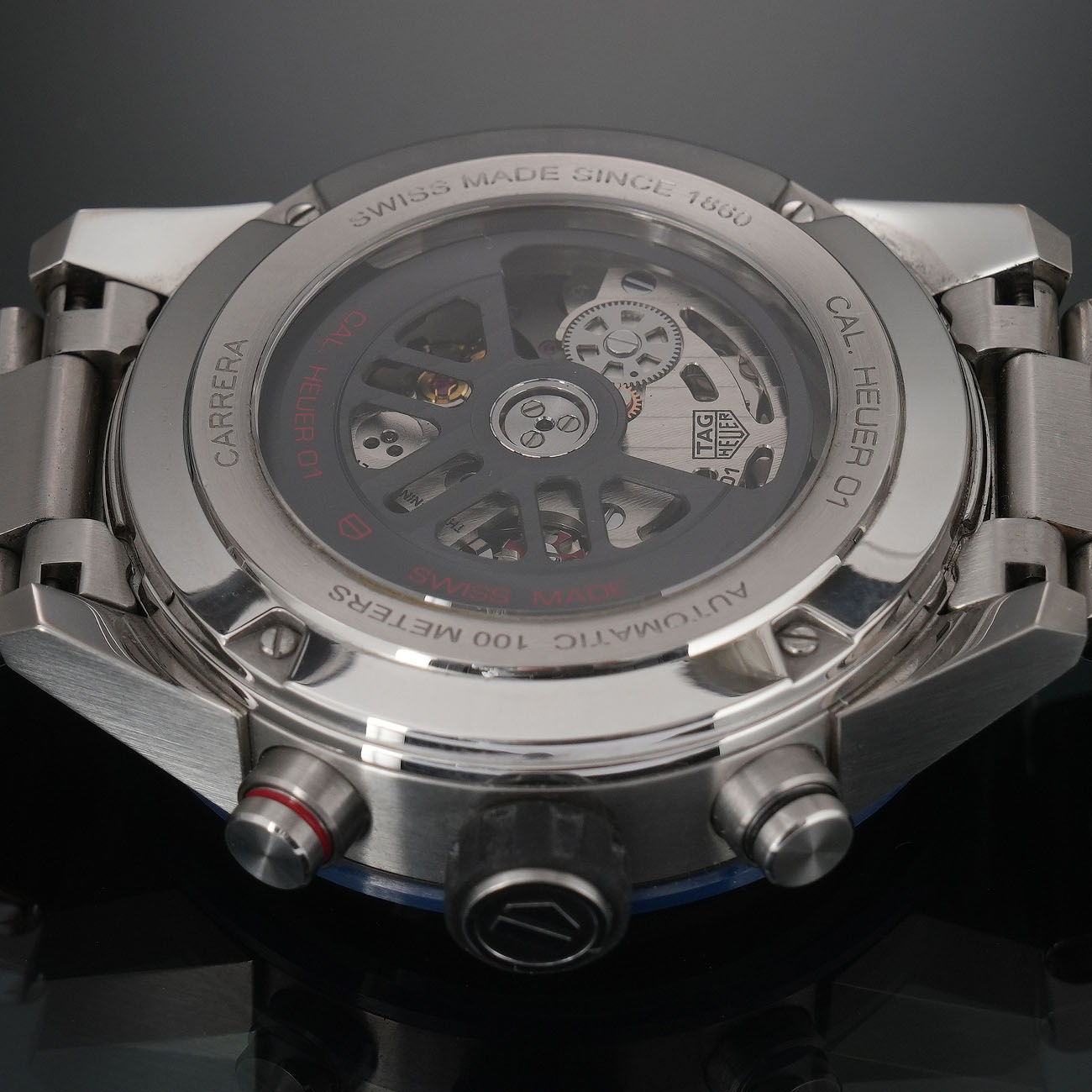 태그호이어 까레라 크로노 데이트 스켈레톤 상세 이미지