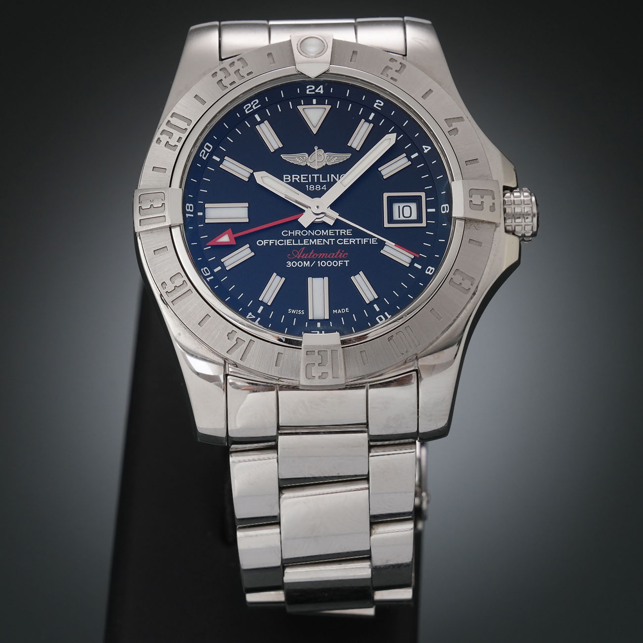 브라이틀링 어벤져 II GMT 상세 이미지